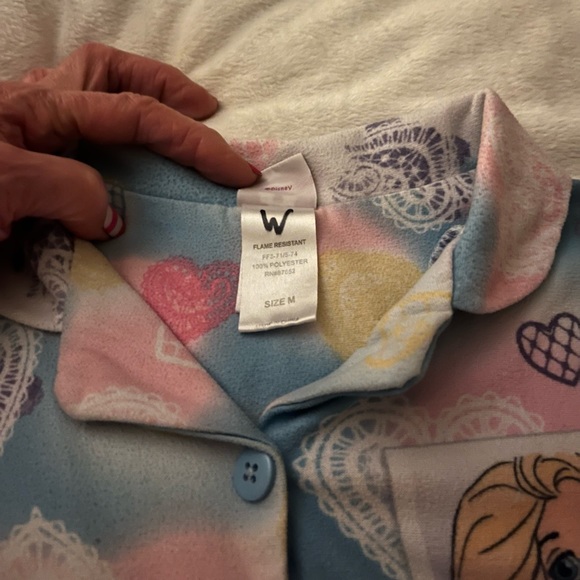 Disney Princess toddler pajama top. Rapunzel, Belle and Snow White. Very soft - Picture 6 of 8